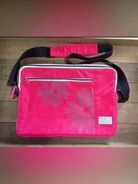 Golla pink slim style laptop bag, shoulder strap